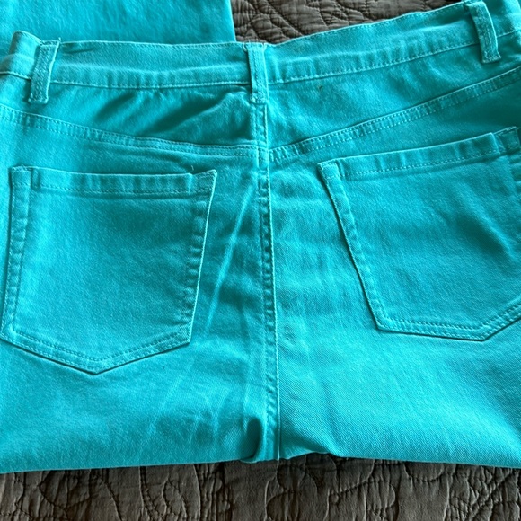 Gloria Vanderbilt Women’s Jeans - Picture 15 of 16